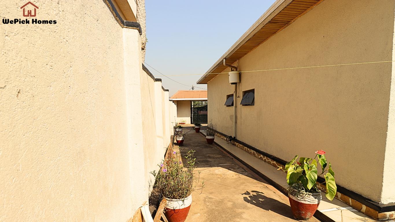 4-Bedroom House For Rent in Kimihurura, KIgali | WePick Homes Real Estate.
